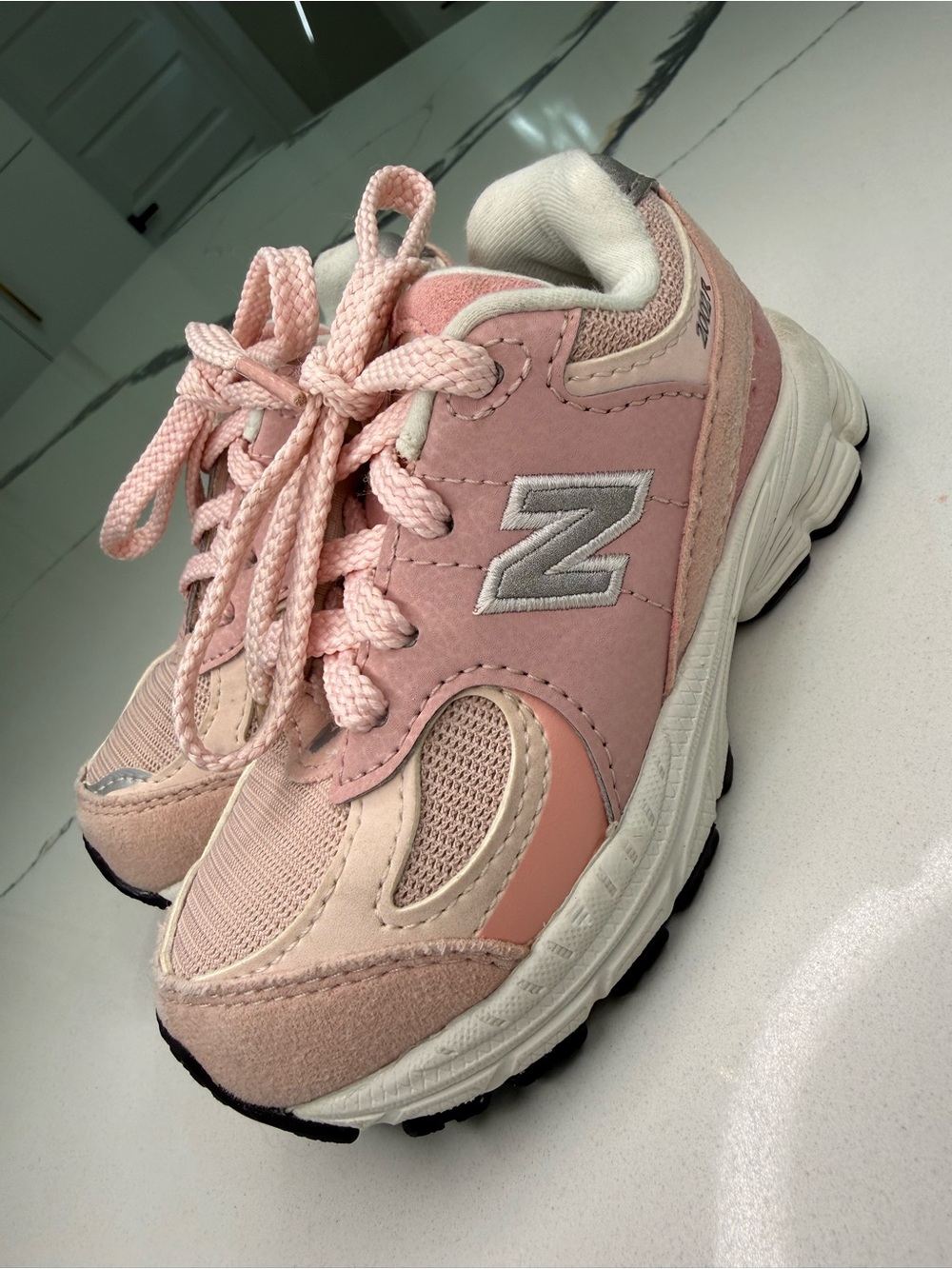 New Balance 2002R Big Kids GS Pink Sand Quartz Pink GC2002SK Size 7
